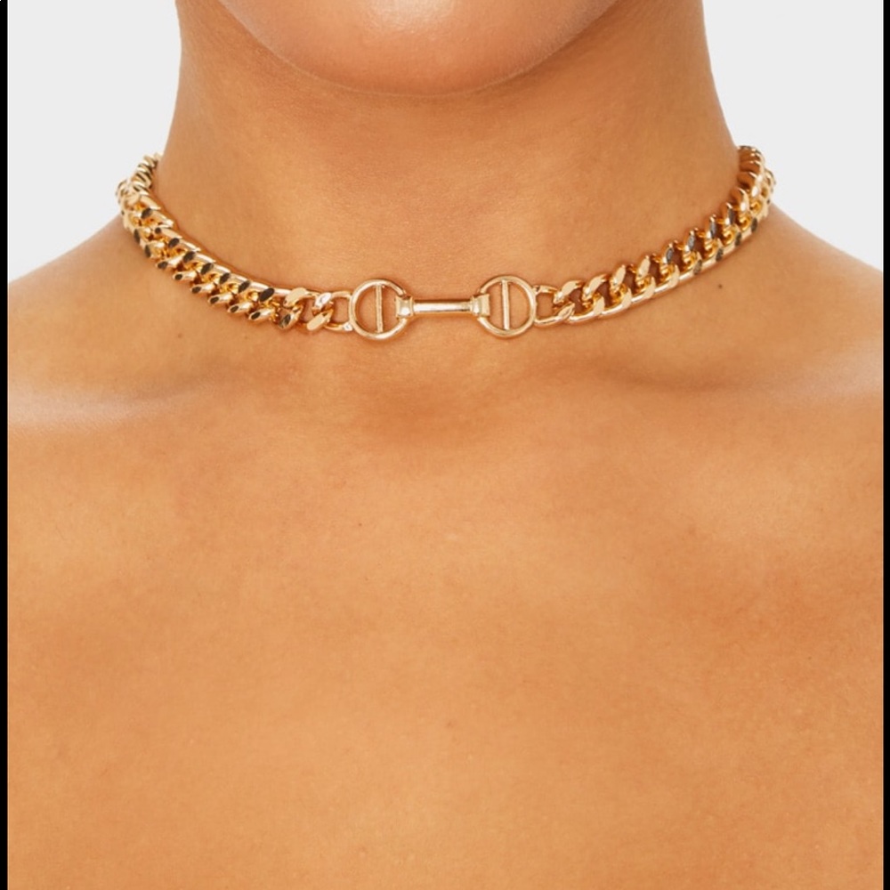 Chocker necklace